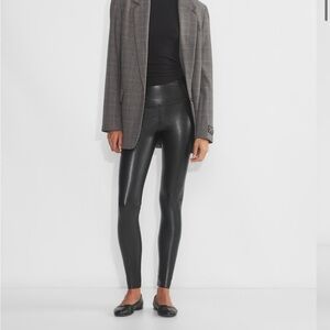 Aritzia Wilfred Free
Daria Pant Black Faux Leather Pants NWT